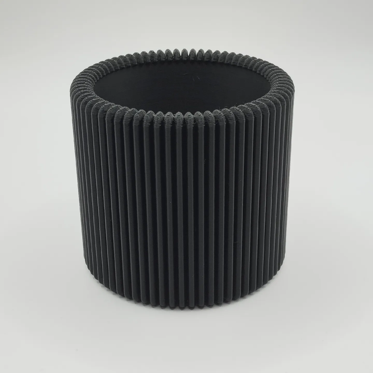 Ribbed Pencil Holder Design