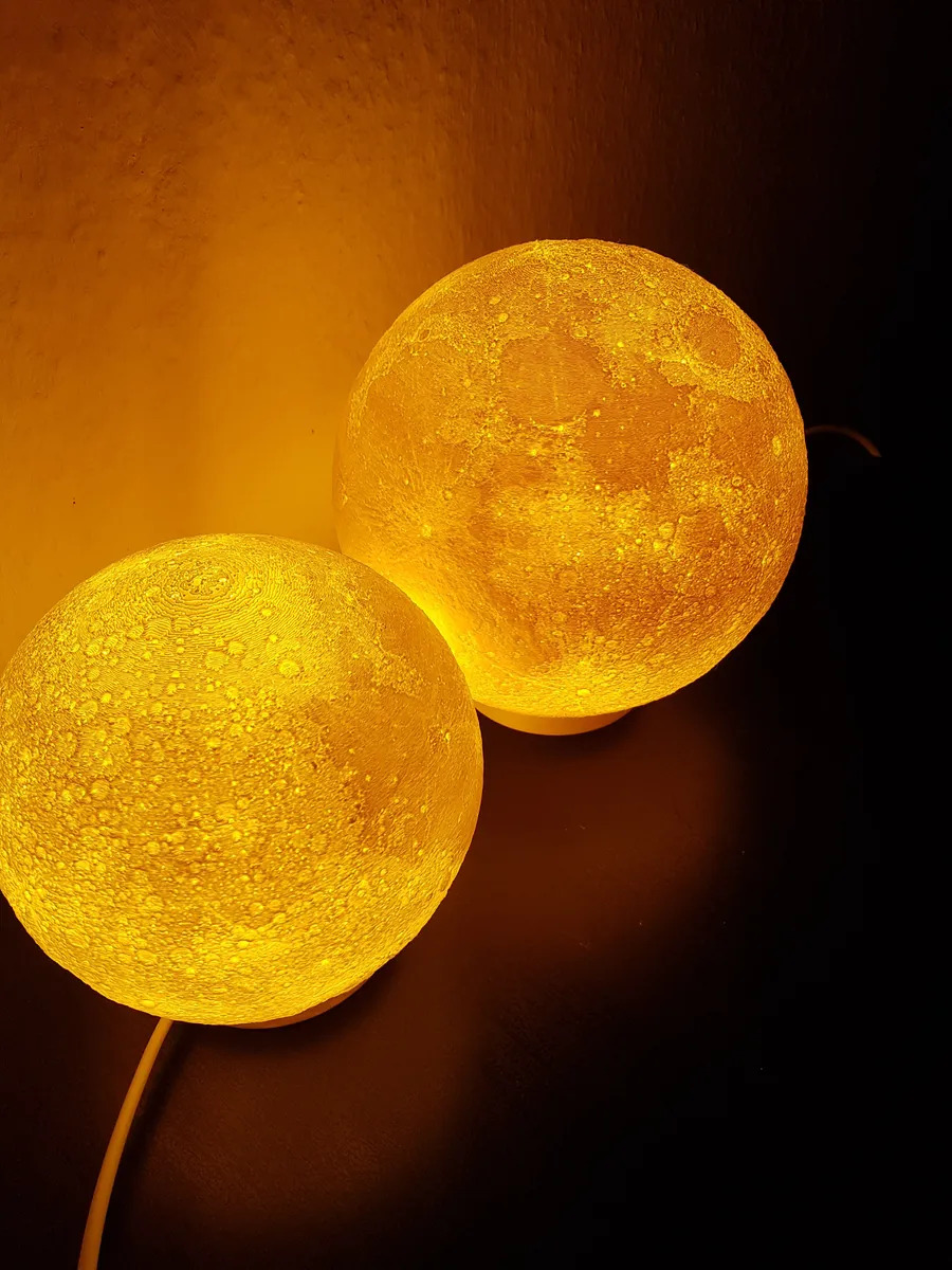 Moon Lamp Features